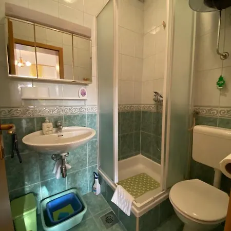 Gæstehus Dragica 3*