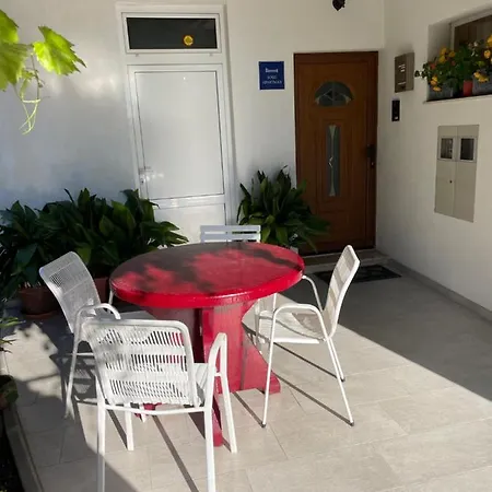 Guest house Dragica Makarska